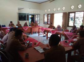 RAPAT KOORDINASI RUTIN HARI SENIN PEMERINTAH DESA PONJONG